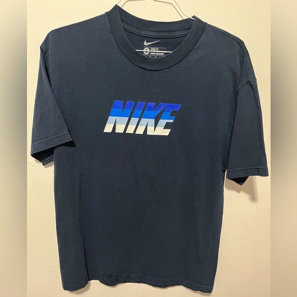Nike Vintage Y2K Graphic Logo Short Sleeve Tee Shirt - Picture 1 of 4